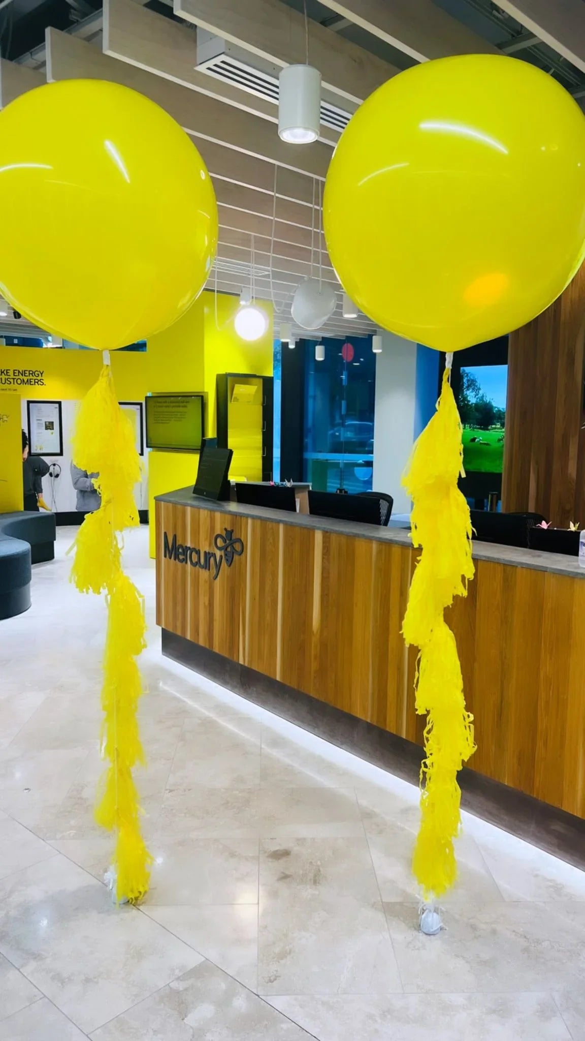 Jumbo Helium Balloon with tassels - Balloonz