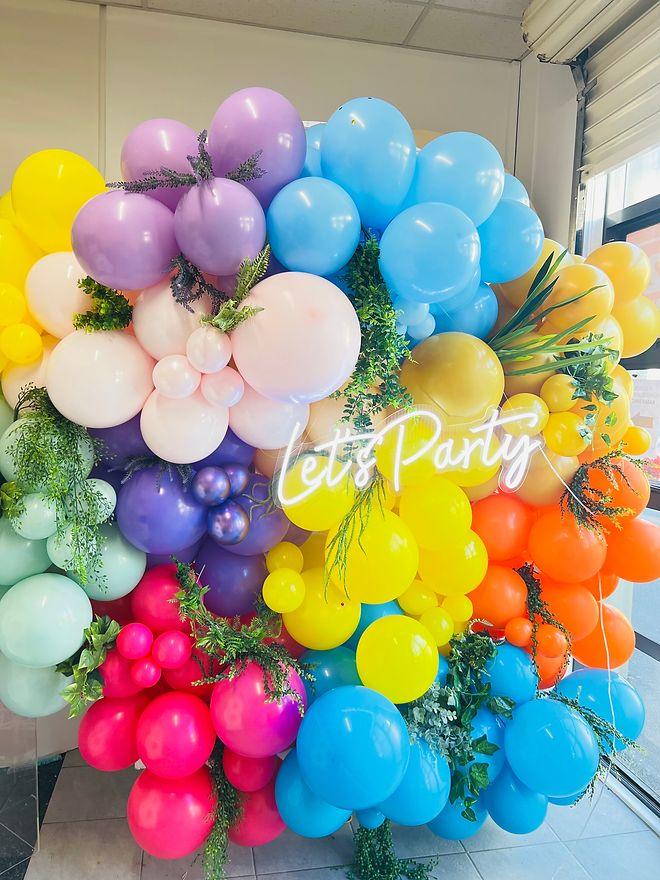 Tropical party decoration circle with neon let's party - Balloonz