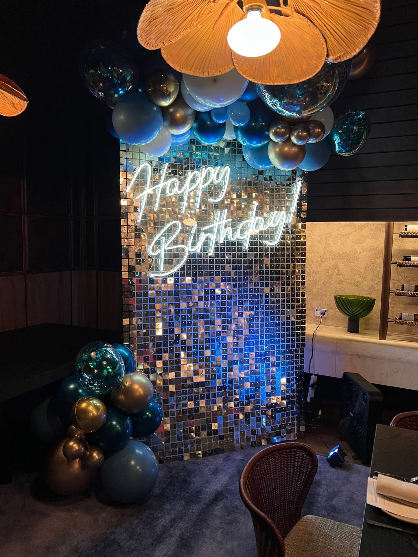White gold shimmer wall panel and neon package #2 - Balloonz