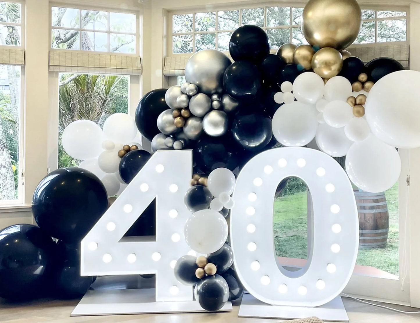 40th light up number set up weekend hire - Balloonz