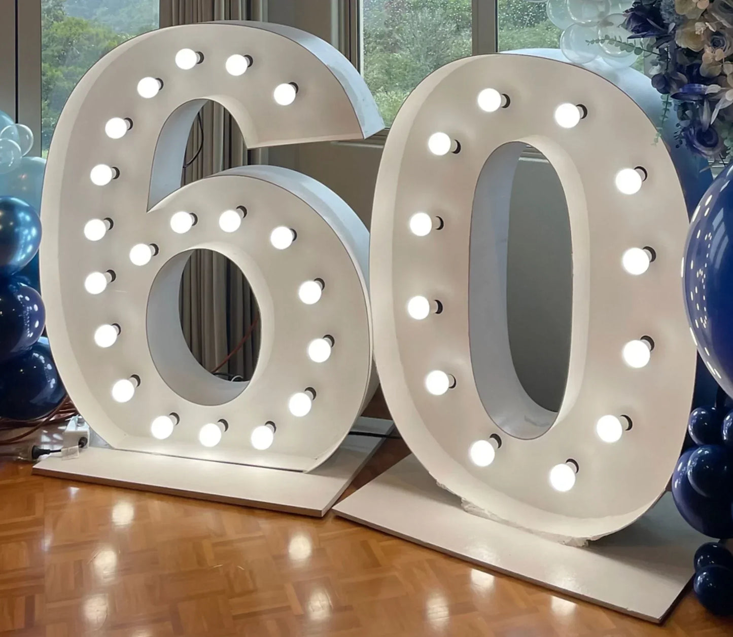 60 Light up number hire - Balloonz