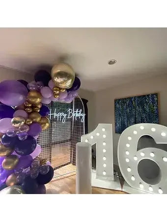 Arch mesh with balloons garland and light up numbers - Balloonz