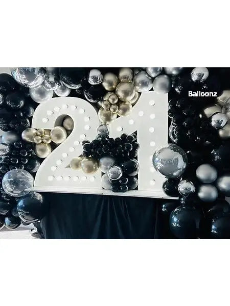 Big 21 numbers with lights and white gold/silver/black balloons package