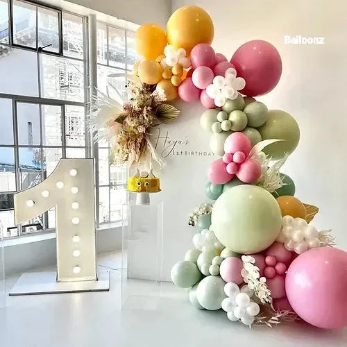1st birthday Archway set up - Balloonz