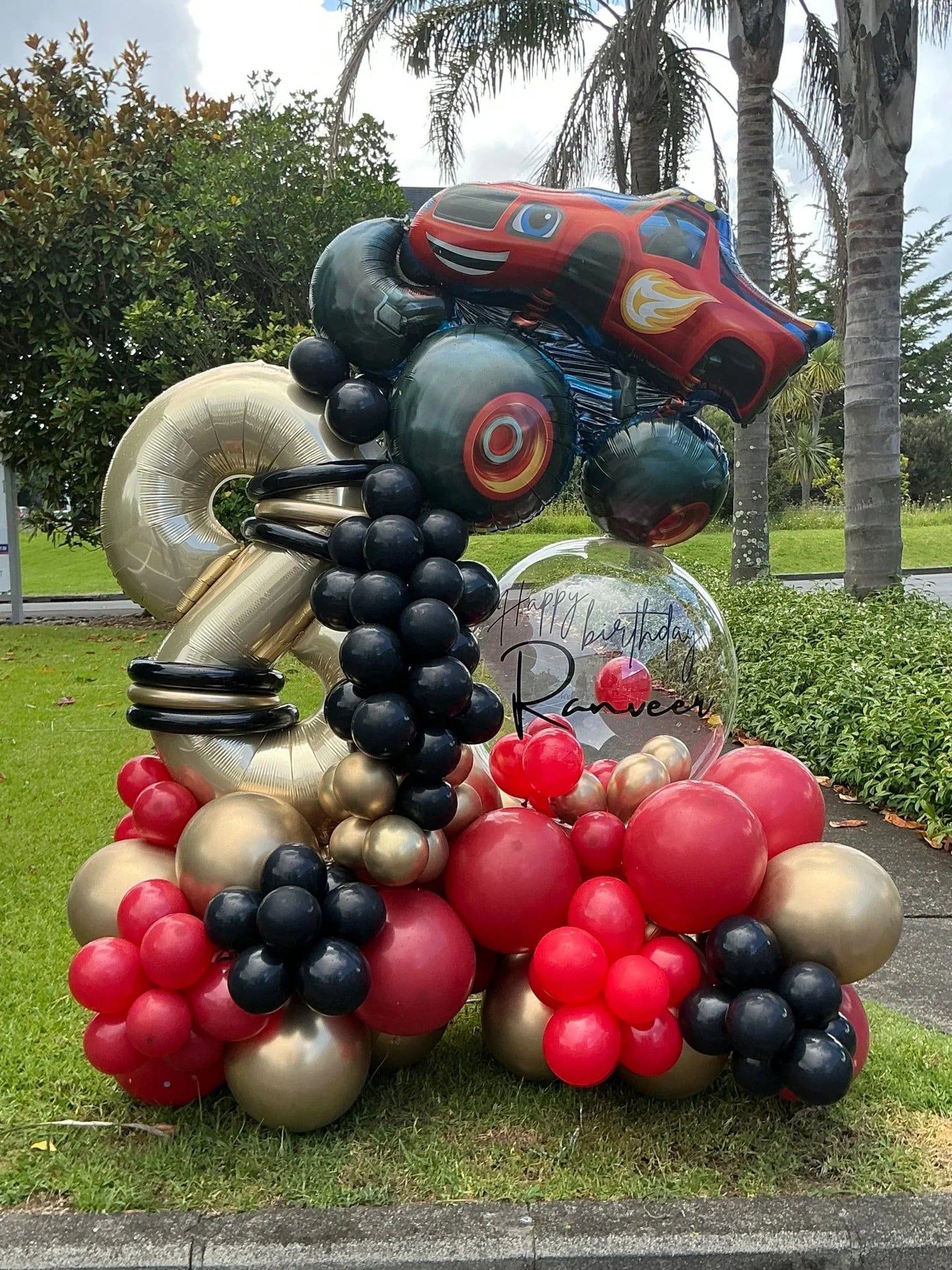 Cars birthday display - Balloonz
