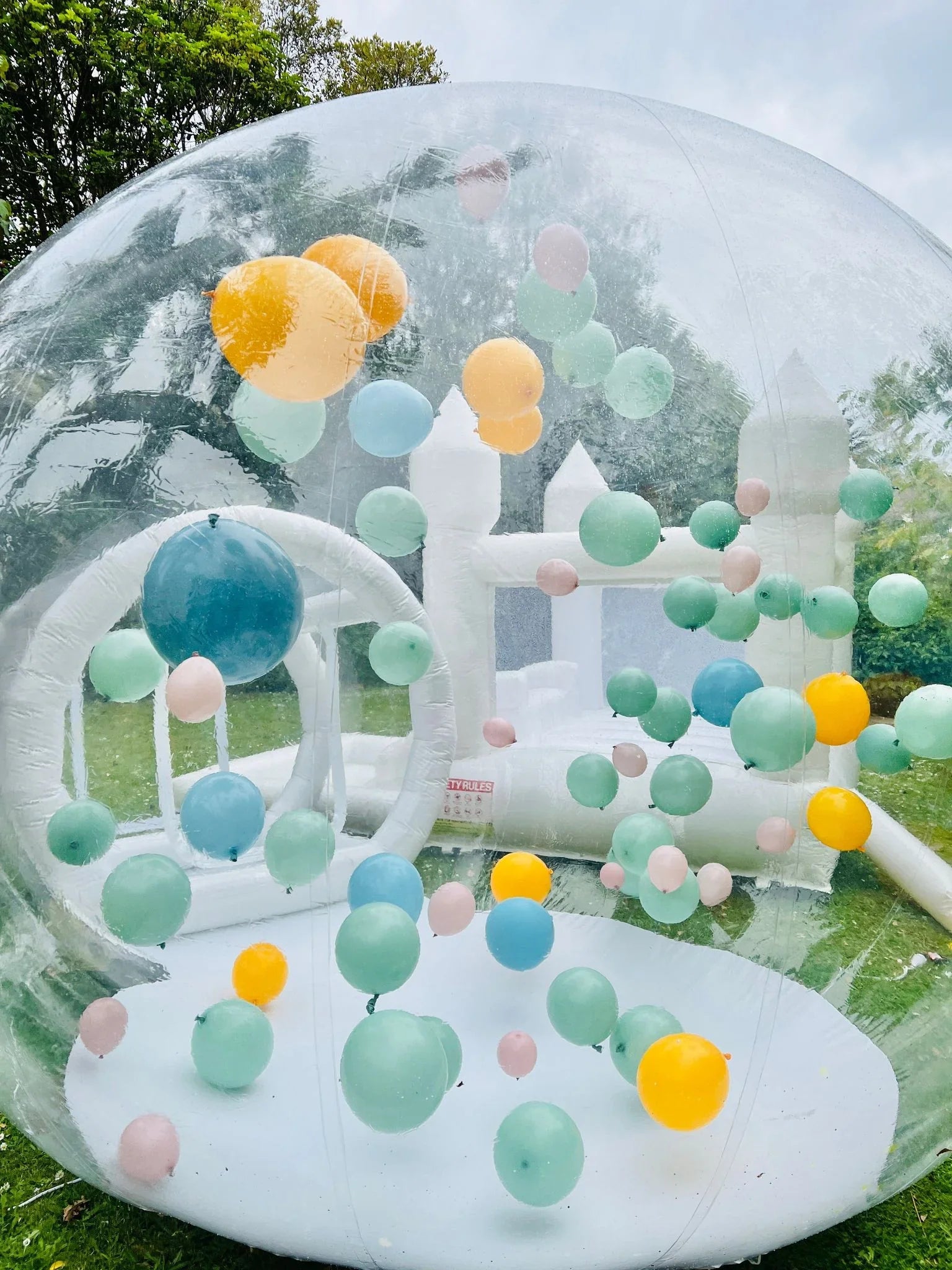 The Bubble House - Balloon House hire - Balloonz