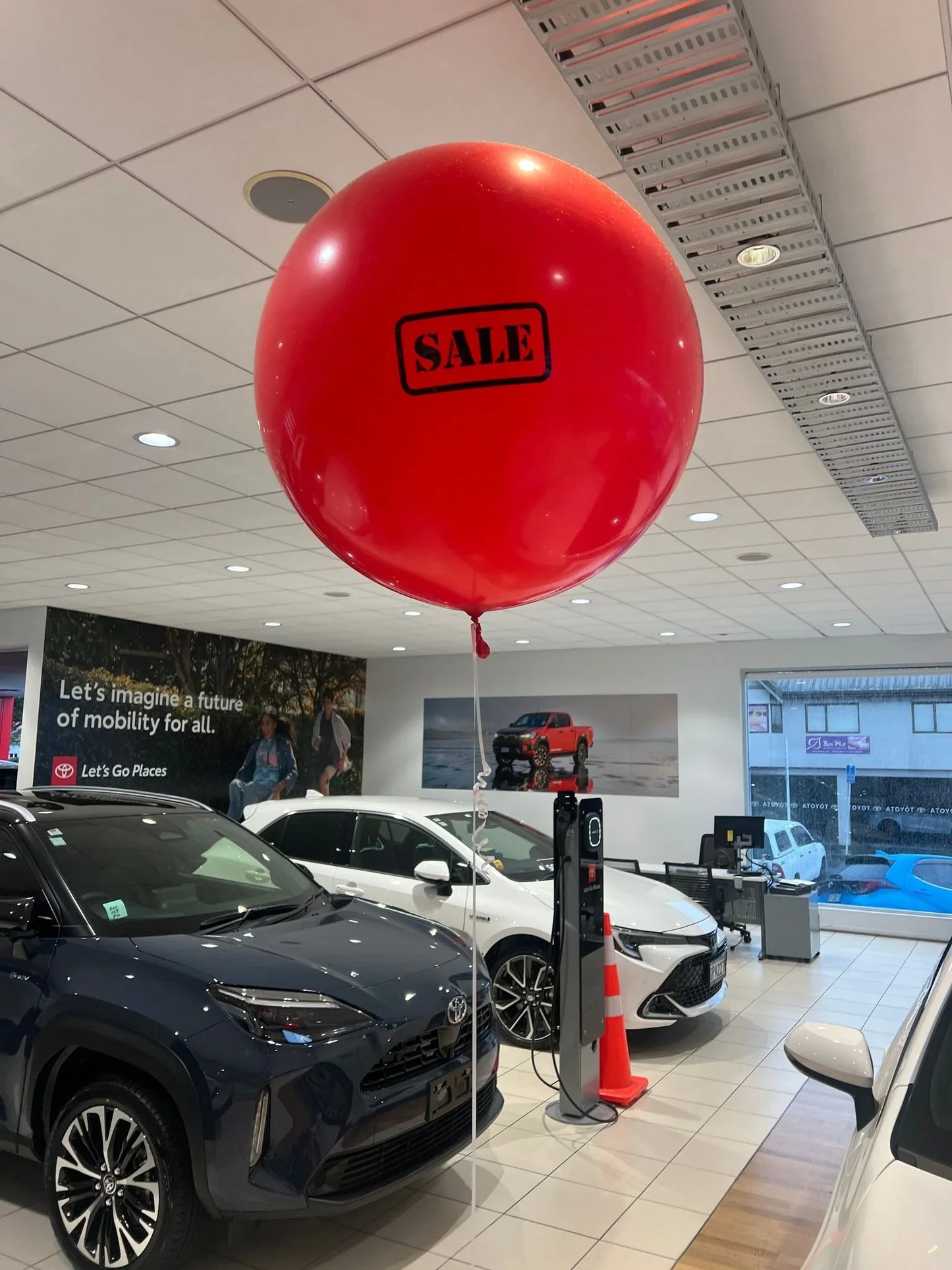 Giant sale helium balloon - Balloonz