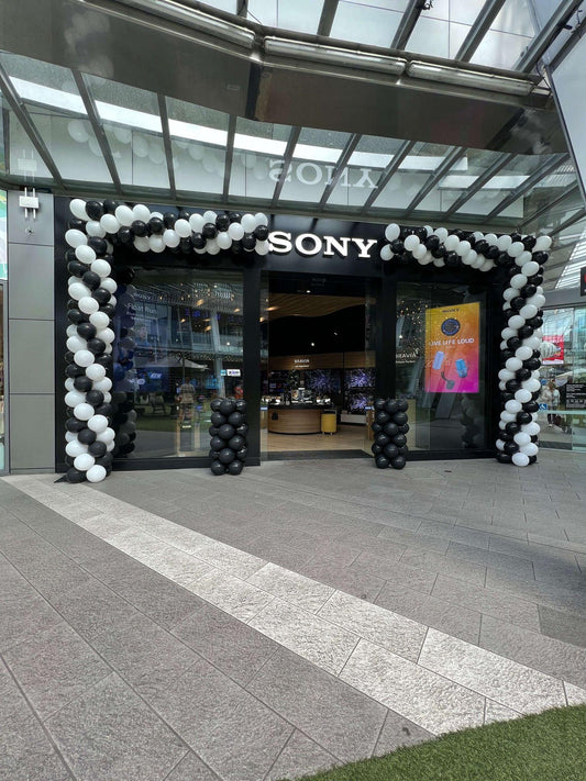 Custom Store Front Balloon Arch - Personalized qoute - Balloonz